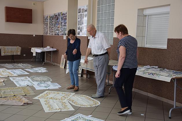 Posiedzenie komisji XXV Wojewódzkiego Konkursu Haftu Kaszubskiego. Linia 2020