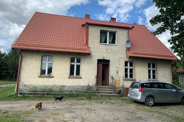 Na sprzedaż budynek starej szkoły w Miłoszewie. Przetarg nieograniczony.