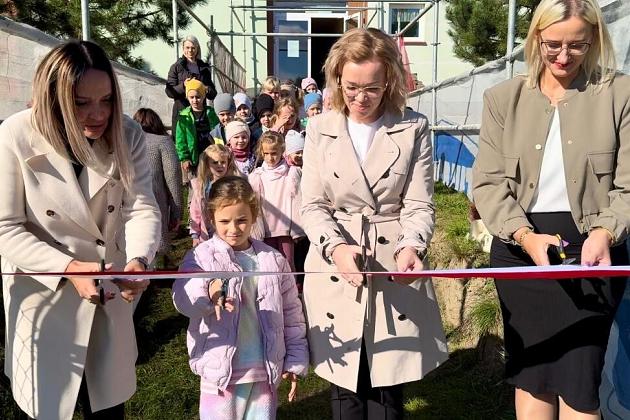 Nowy plac zabaw w Strzepczu już otwarty !