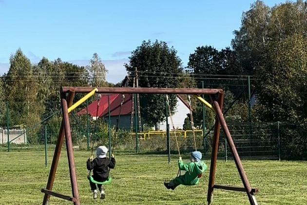 Nowy plac zabaw w Strzepczu już otwarty !